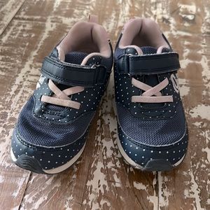 OshKosh Girl’s Size 10T Sneakers